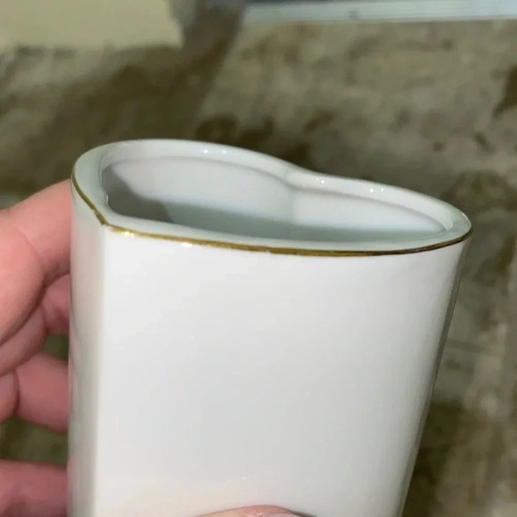 Homemade UFC Brand White Heart Shaped Vase Made in 1982 Japan with Gold Rim Rare - Picture 13 of 13